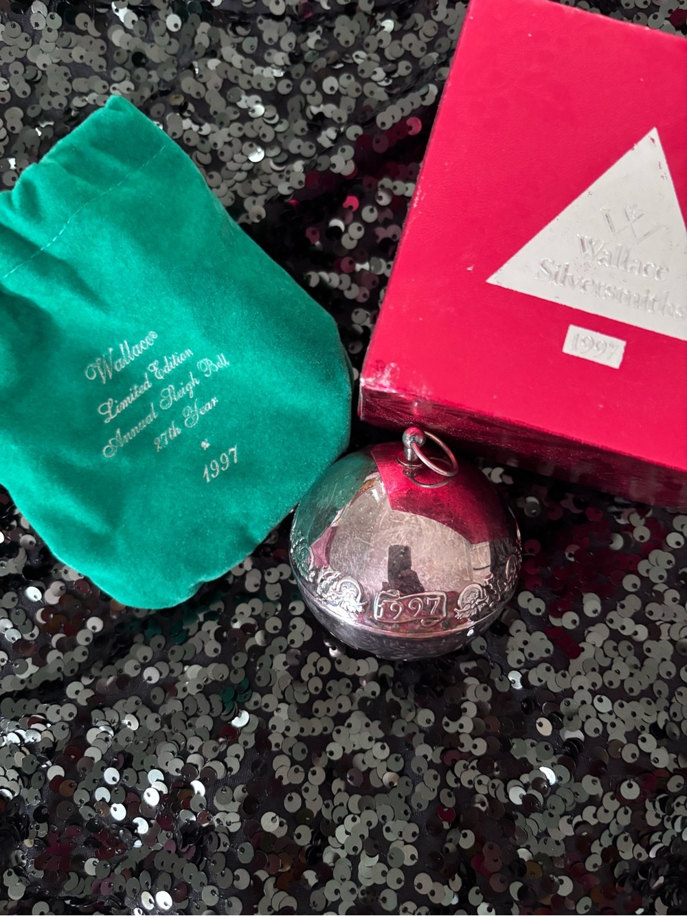 Silverplate 1997 Wallace Silversmiths Keepsake Ball Ornament - Silver